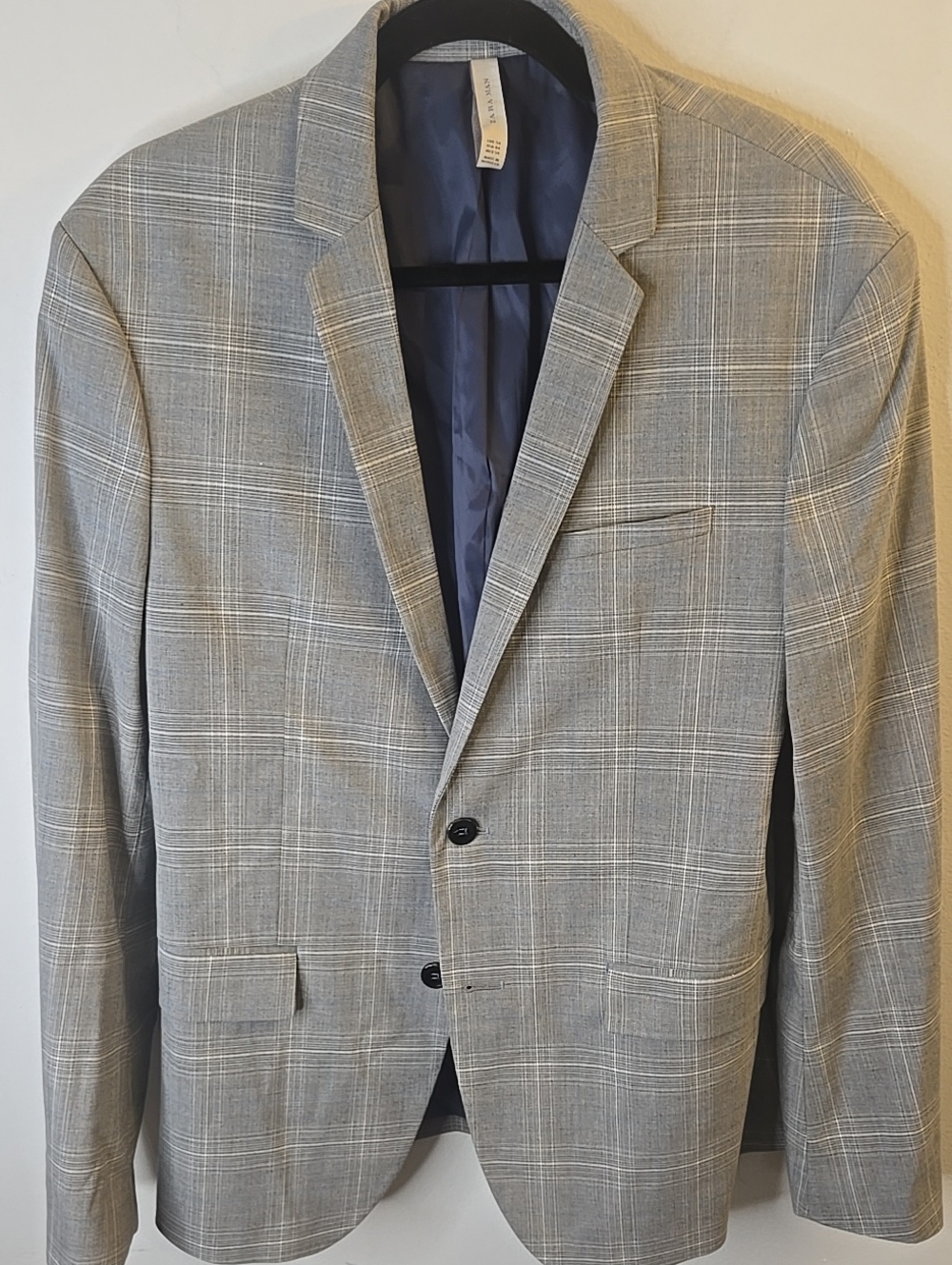 Zara Men's Gray Plaid Blazer - Classic Tailored Look
